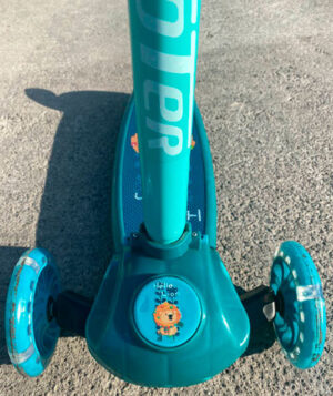 Scooter Monopatin Regulable Verde Con Luces - Imagen 2