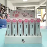 Cuter Patita de gato blanco