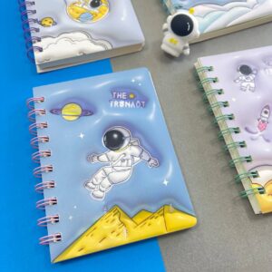 Libreta Argolladas Astronauta relieve 4 modelos - Imagen 2