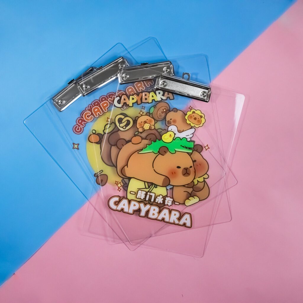 Tabla Sujeta Papeles Kawaii de Capybara