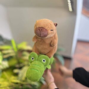Peluche Capybara con Cocodrilo, 3 Tamaños Disponibles - Imagen 5