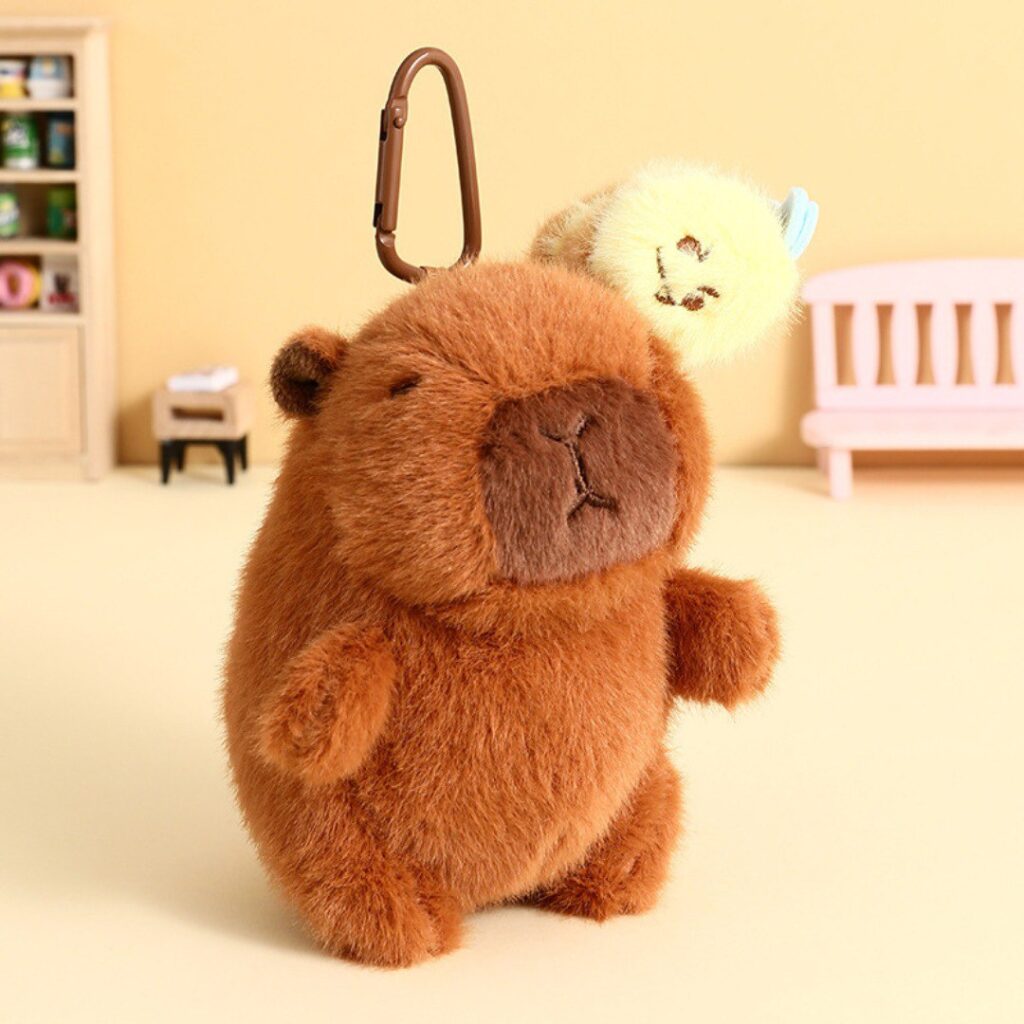 Llavero Peluche Capybara con Abejita 🐝✨