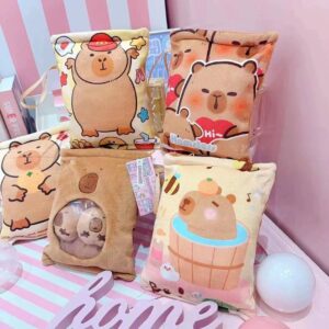 bolsa con dos pelcuhes de Felpa Capybara 🧸✨ - Imagen 3
