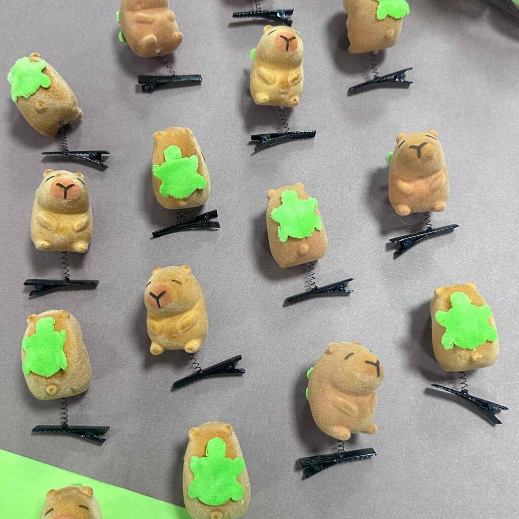 Docena de Pinches Movible Diseño de Capybara 🐾✨