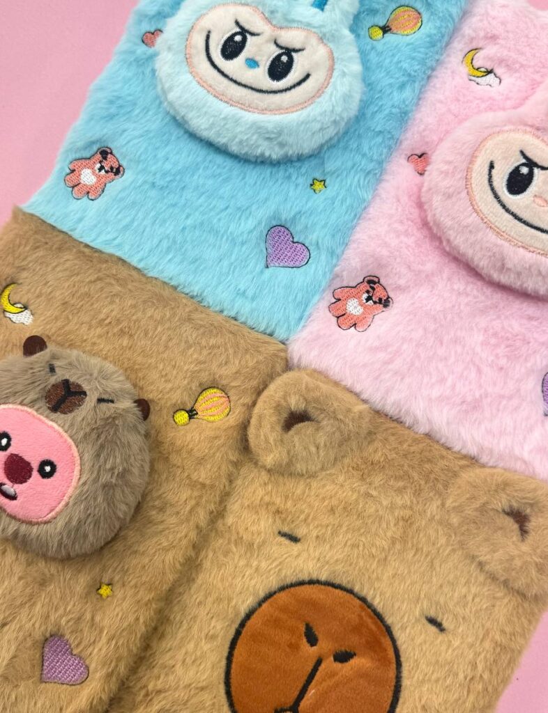 Libreta Peluda Capybara y La Bubu 🐻📖✨