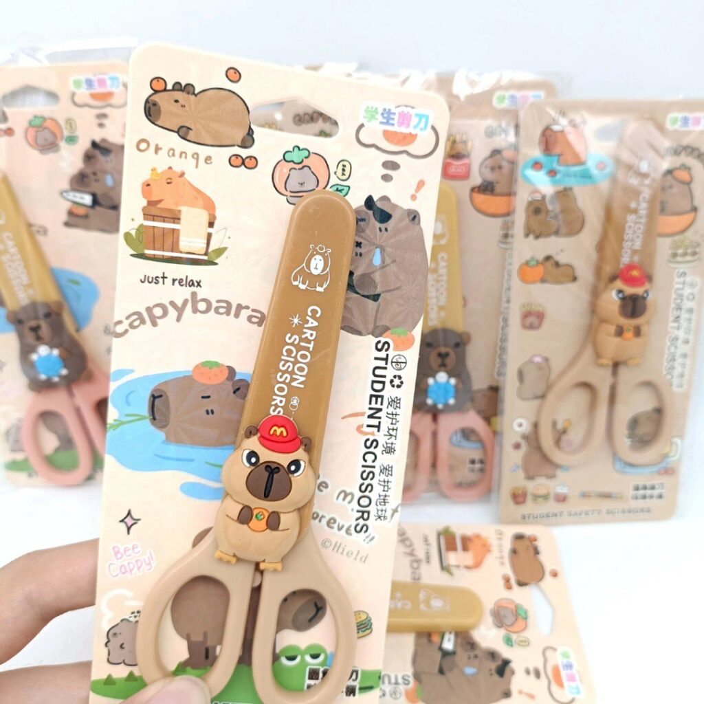 ✂️ Tijera Capybara Kawaii