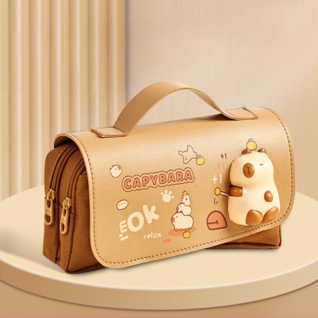 💛 Estuche con Monito Capybara 3D 💛✨