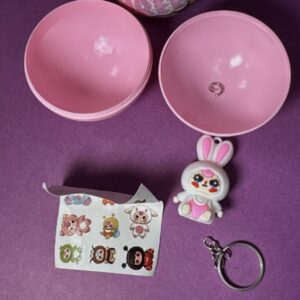 Pelotita Sorpresa Baby Three | 1 Llavero + 1 Sticker | Personajes Surtidos