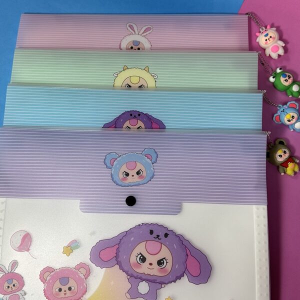 Bolsa de Documentos Baby Three con Colgante | A4 Blanca 📁✨