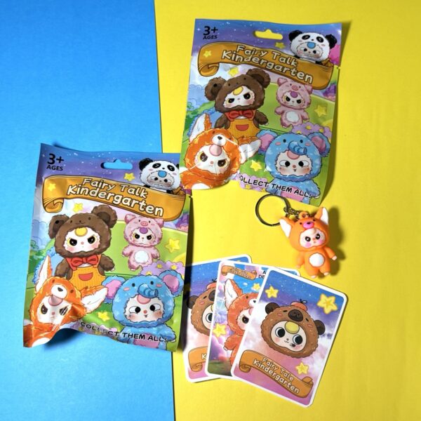 Bolsita Sorpresa Baby Three | 3 Tarjetas + Llavero 🎁 - Imagen 2