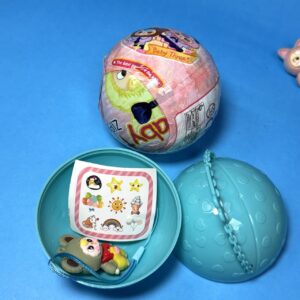 Pelotita Sorpresa Baby Three Kawaii | 1 Sticker + 1 Colgante | Personajes Surtidos - Imagen 5