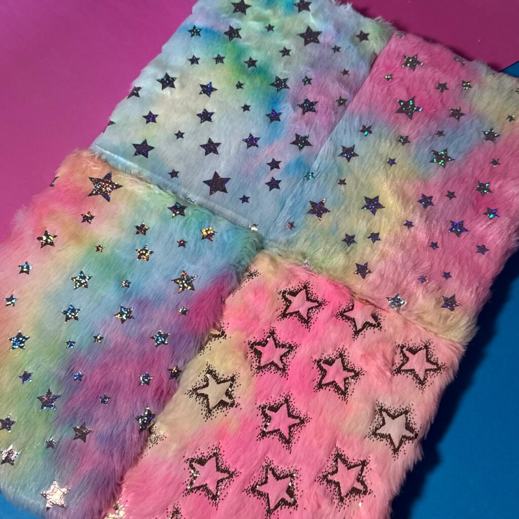 ✨📘 Libreta Peluda con Glitter – ¡Ternura que brilla!