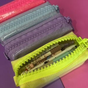 🖍️✨ Estuche de Lápices Fluorescente