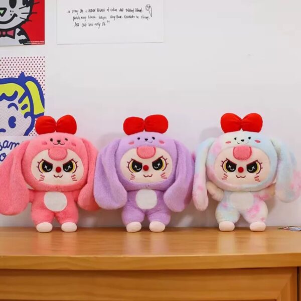 🧸✨ Peluche Baby Three – Suavidad en tonos pastel