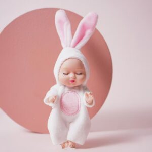 🧸 JUGUETE DE MUÑECA – MINI FIGURA 9 CM