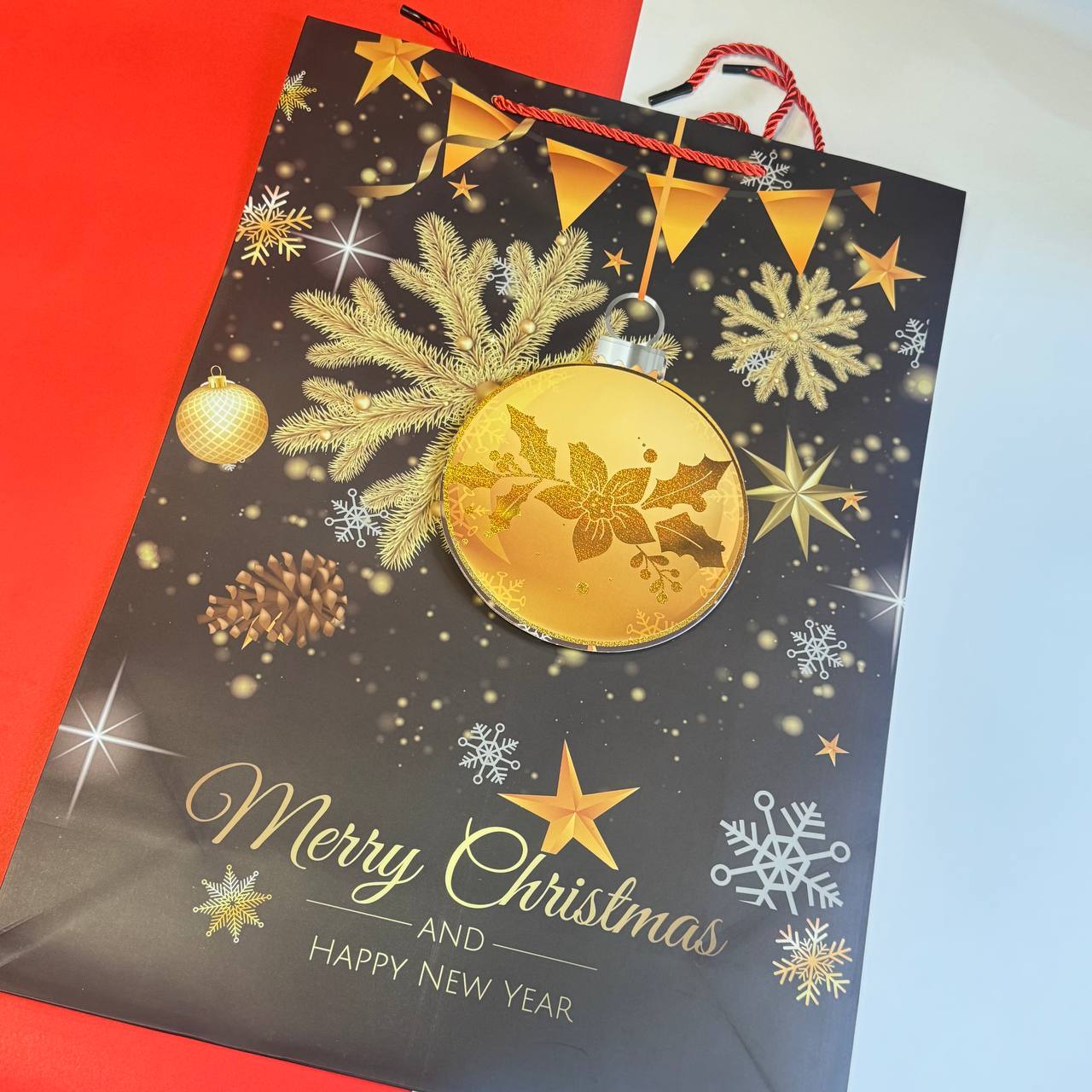 Bolsa de Regalo Navideña – Diseño Negro Elegante 3 Bolsa de Regalo Navideña – Diseño Negro Elegante - Imagen 3