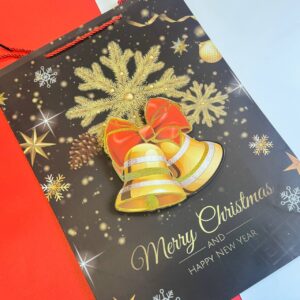 Bolsa de Regalo Navideña – Diseño Negro Elegante