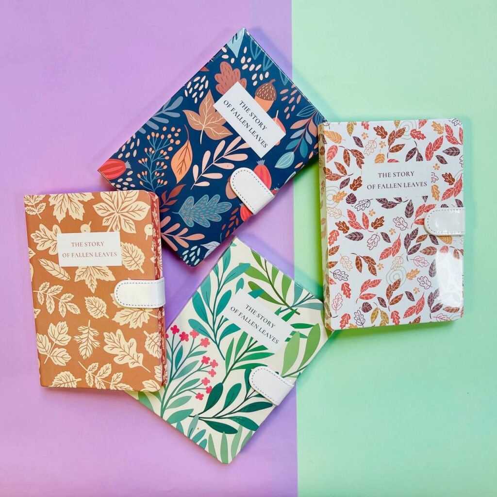 LIBRETA CON BROCHE FLORAL