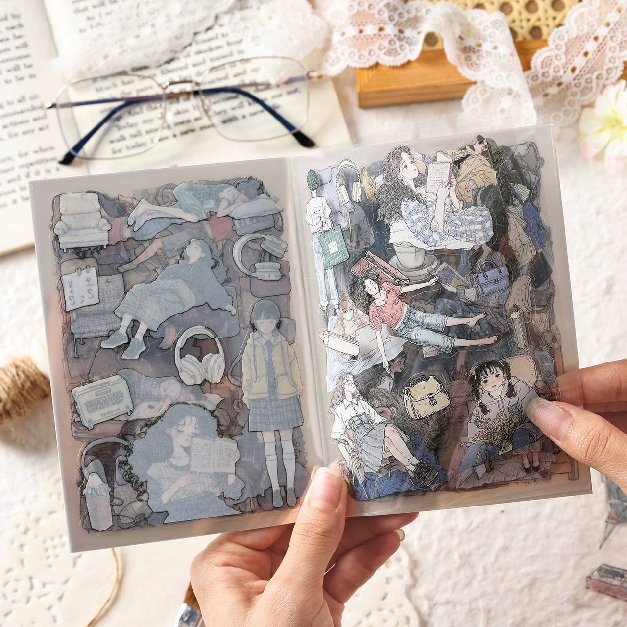 Libreta de Stickers Niña Coquette 3 Libreta de Stickers Niña Coquette - Imagen 3