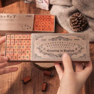 Kit de 70 Sellos de Madera con Letras y Números Vintage